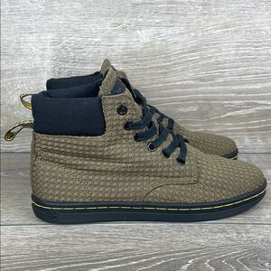 Dr. Martens Maelly WC Olive Green Canvas Women’s Sz 7/EU 38 Lace Up Mid Top Boot